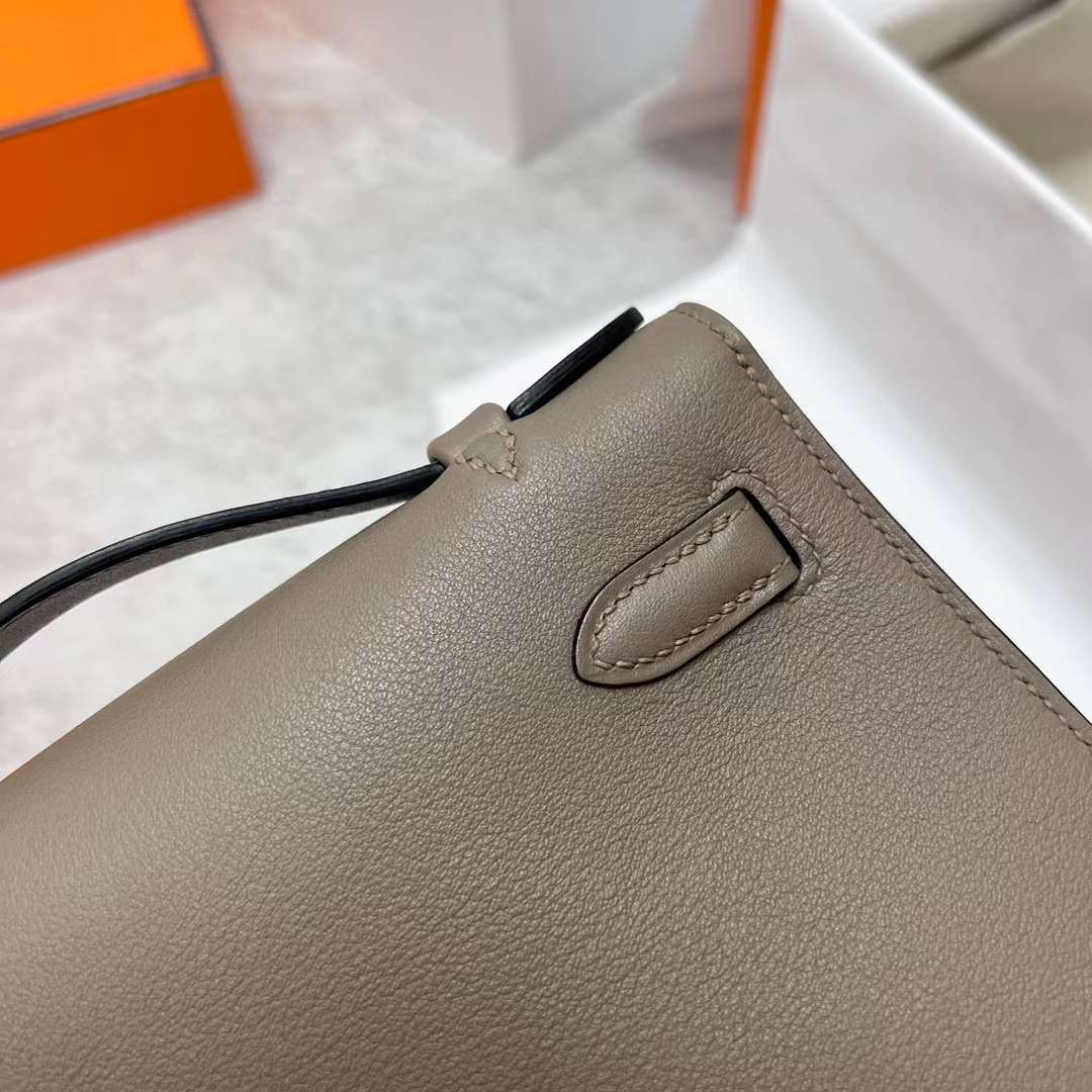 Hermès（爱马仕）Mini Kelly Pochette Swift M8 沥青灰 银扣 22cm 全手工蜡线缝制 Phw
