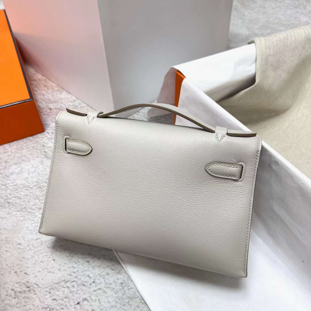 Hermès（爱马仕）Mini Kelly Pochette Swift Ck80 珍珠灰 银扣 22cm 全手工蜡线缝制 Phw
