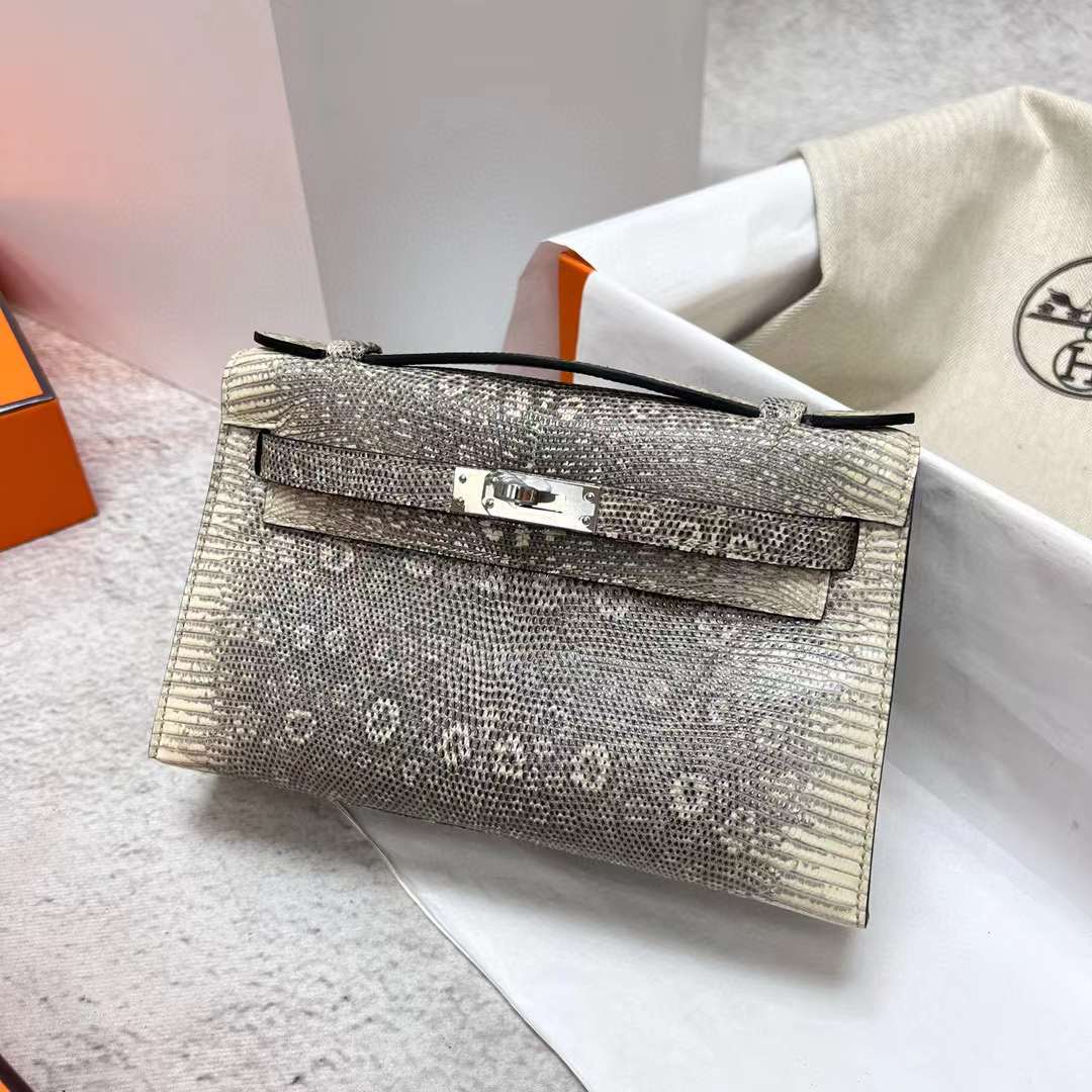 Hermès（爱马仕）Mini Kelly Pochette Lizard 进口蜥蜴皮 01 自然色 银扣 22cm 全手工蜡线缝制 Phw