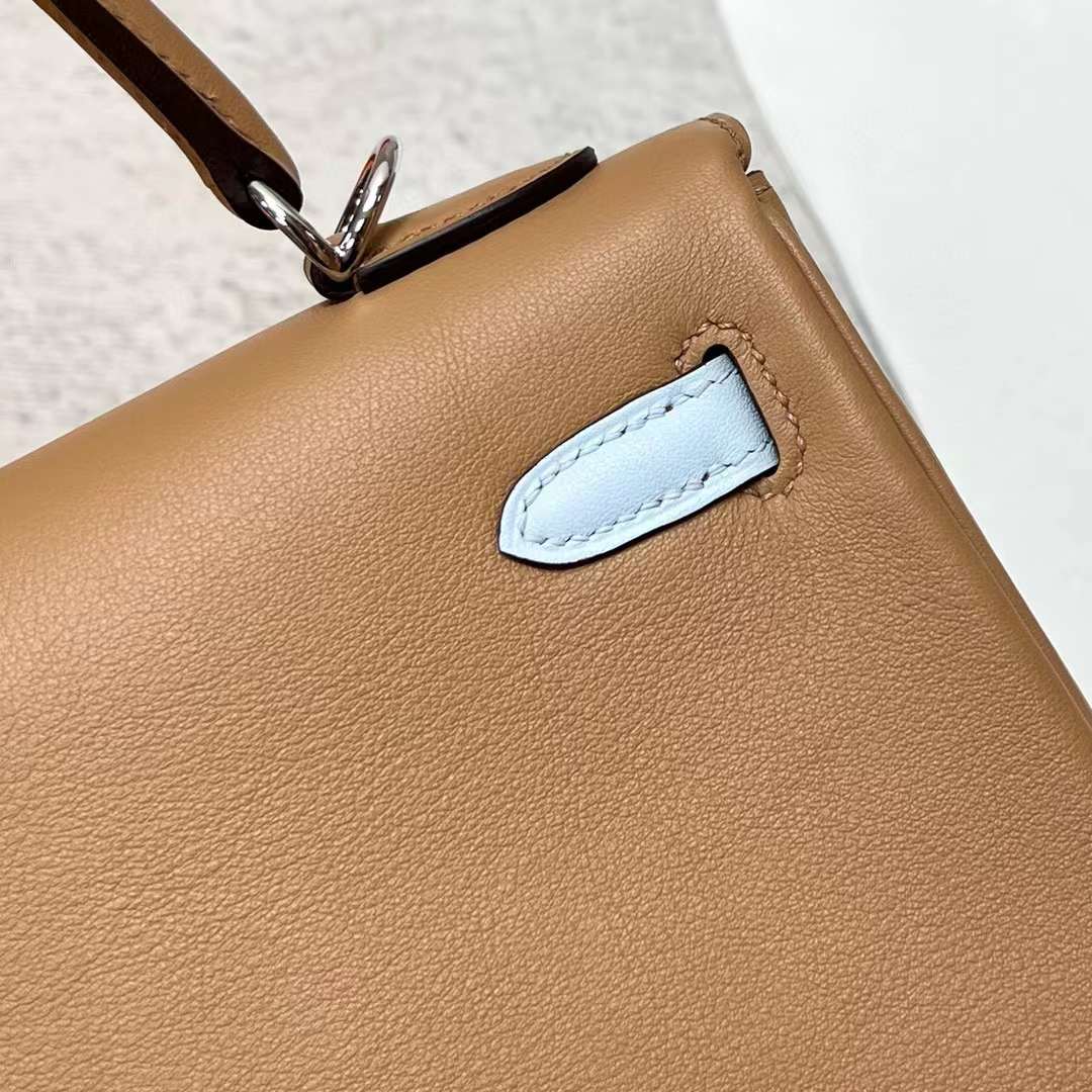 Hermès（爱马仕）Kelly 凯莉包 Colormatic Swift 口袋包 0M 奶茶色 银扣 25cm 全手工蜡线缝制 Phw