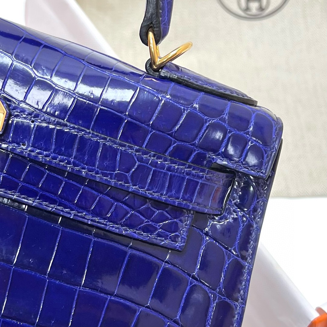 Hermès（爱马仕）Kelly 凯莉包 Crocodile shiny 亮面尼罗鳄鱼皮 7T 电光蓝 金扣 GHW 28cm 顶级手缝