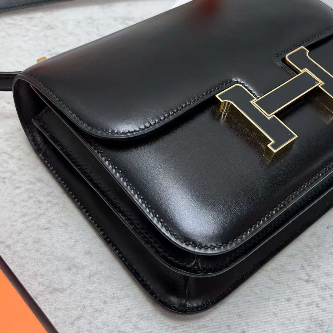 Hermès（爱马仕）Constance 空姐包 Boxcalf Ck89 黑色 珐琅扣 19cm 全手工蜡线缝制 Ghw