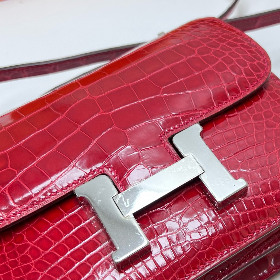Hermès（爱马仕）Constance 空姐包 Alligator shiny 亮面美洲鳄鱼皮 ck95 法拉利红 Braise 银扣 PHW 18cm 顶级手缝