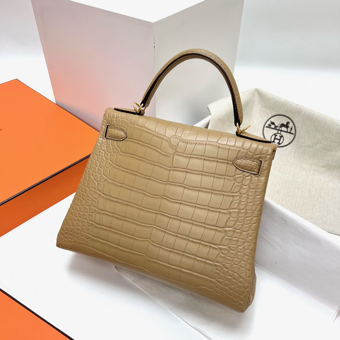 Hermès（爱马仕）Kelly 凯莉包 Alligator matt 雾面鳄鱼皮 0M Chai 奶茶色 金扣 Ghw 28cm 顶级手缝
