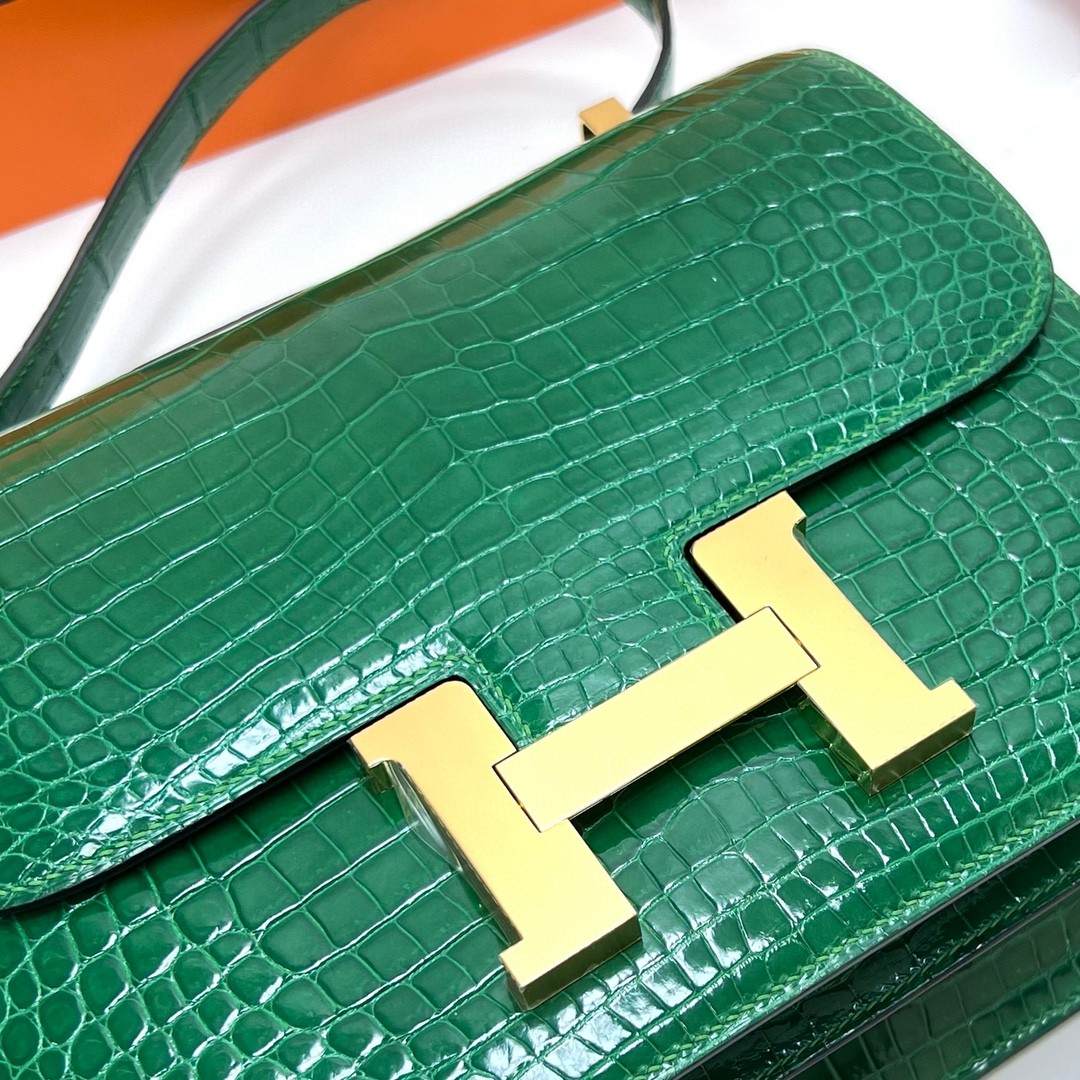 Hermès（爱马仕）Constance 空姐包 Crocodile shiny 亮面鳄鱼皮 仙人掌绿 金扣 GHW 24cm 顶级手缝