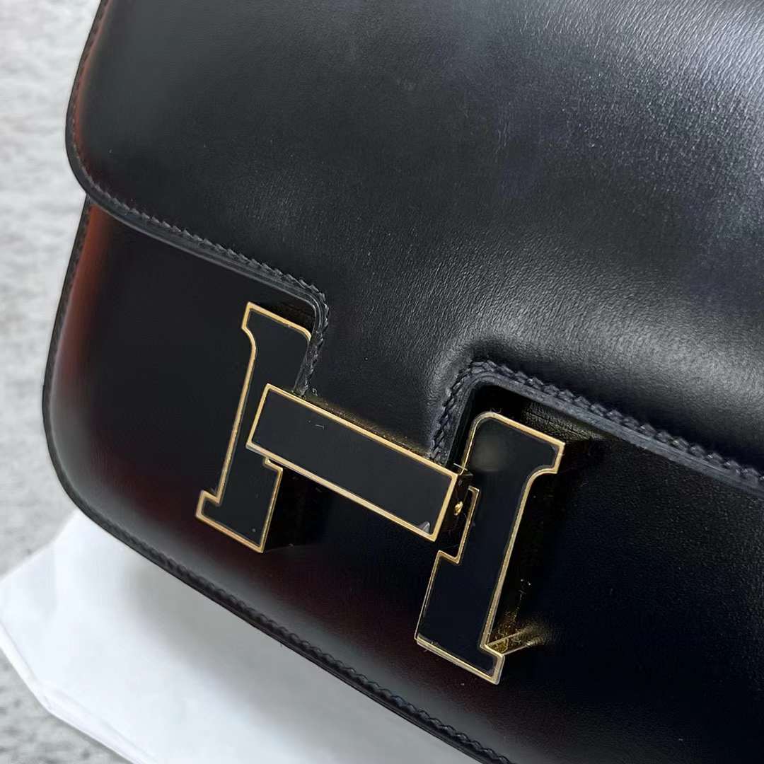 Hermès（爱马仕）Constance 空姐包 Boxcalf Ck89 黑色 珐琅扣 19cm 全手工蜡线缝制 Ghw