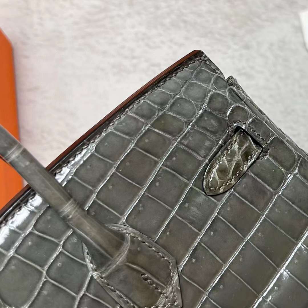 Hermès（爱马仕）Birkin 铂金包 亮面尼罗鳄鱼 Shiny Nilo Crocodile 8F 锡器灰 金扣 25cm 全手工蜡线缝制 Ghw