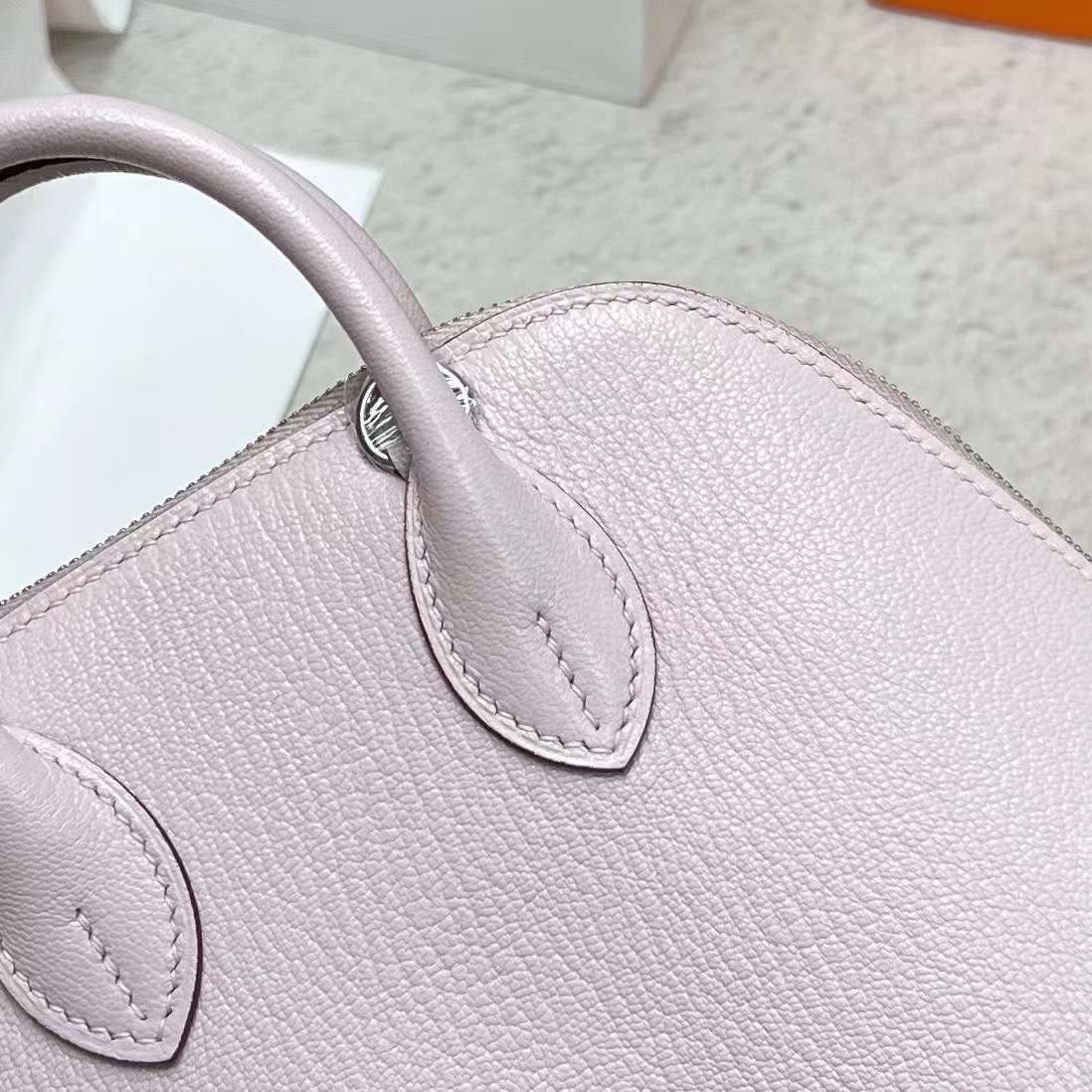 Hermès（爱马仕）Bolide 保龄球包 Chevre 进口山羊皮 09 梦幻粉紫 银扣 19cm 全手工蜡线缝制 Phw