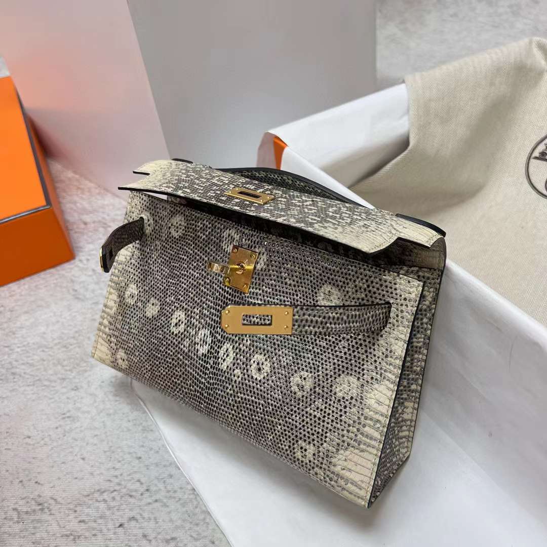 Hermès（爱马仕）Mini Kelly Pochette Lizard 进口蜥蜴皮 01 自然色 金扣 22cm 全手工蜡线缝制 Ghw