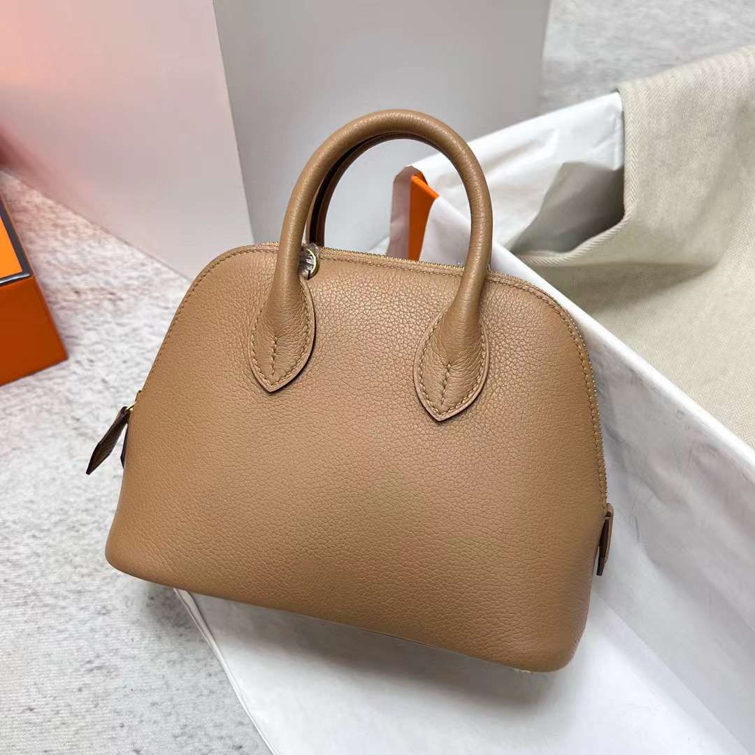 Hermès（爱马仕）Mini Bolide 迷你保龄球包 Evercolor 0M 奶茶色 金扣 19cm 全手工蜡线缝制 Ghw