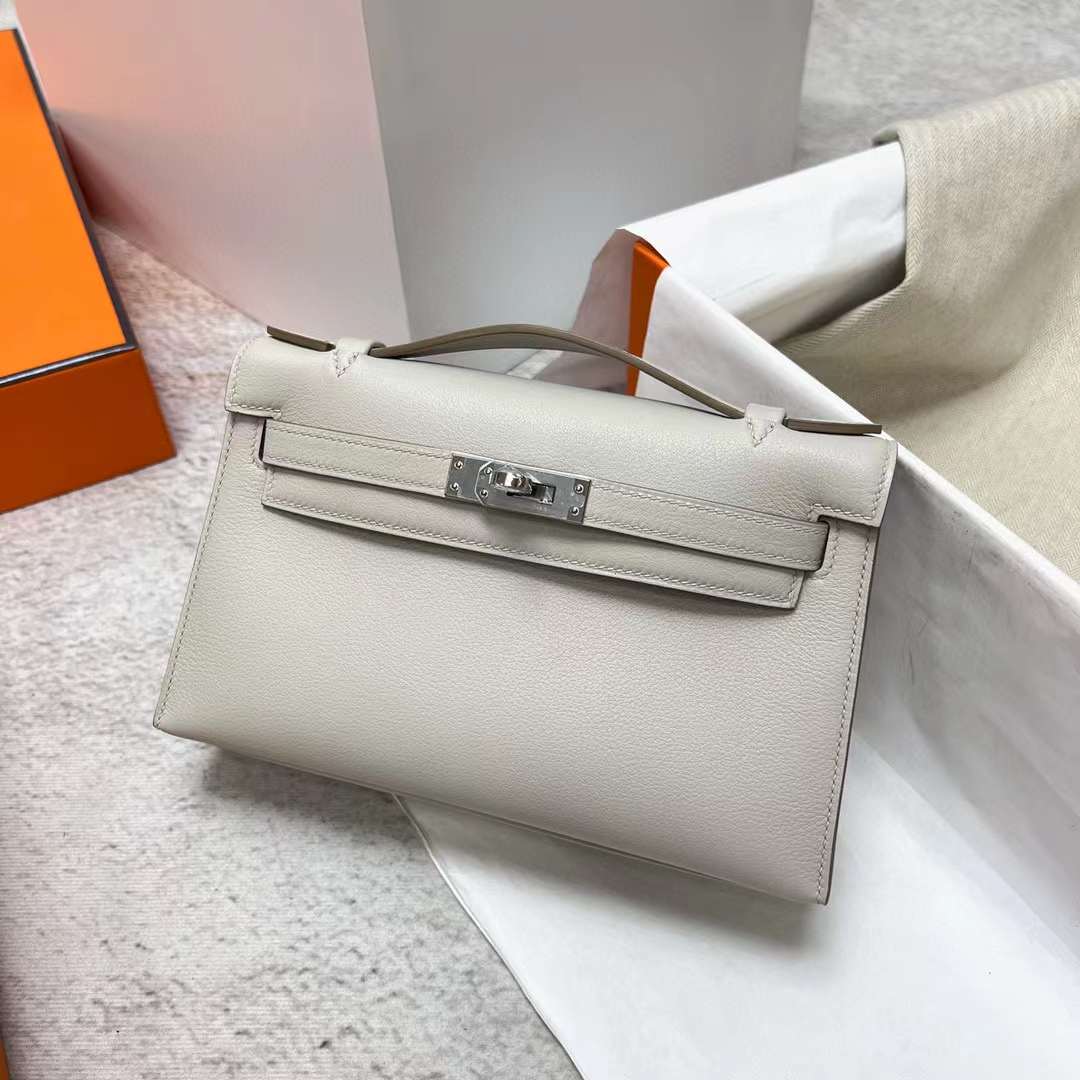 Hermès（爱马仕）Mini Kelly Pochette Swift Ck80 珍珠灰 银扣 22cm 全手工蜡线缝制 Phw