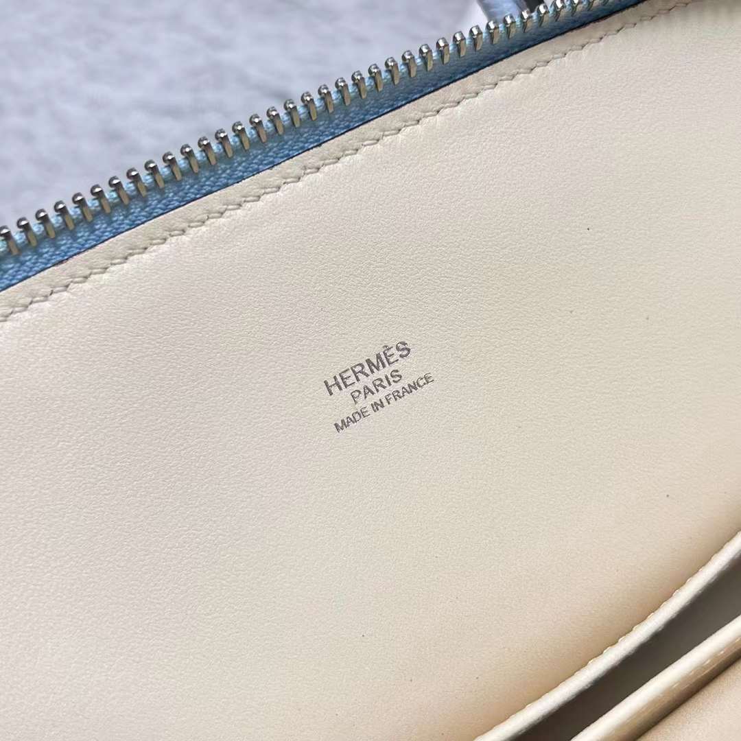 Hermès（爱马仕）Bolide 保龄球包 Epsom T0 雾蓝色 内拼 I2 奶油白 银扣 25cm 全手工蜡线缝制 Phw