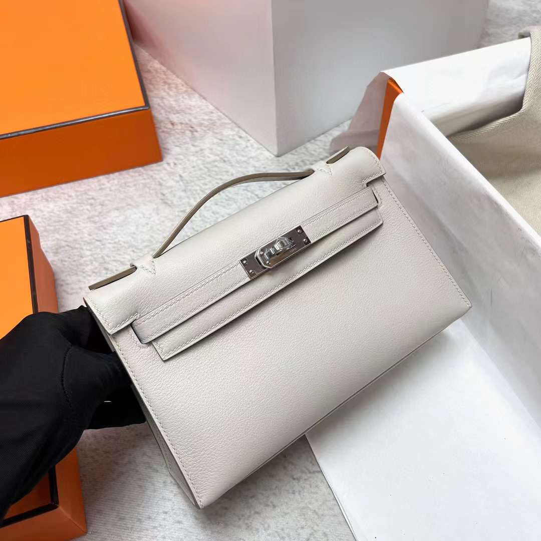 Hermès（爱马仕）Mini Kelly Pochette Swift Ck80 珍珠灰 银扣 22cm 全手工蜡线缝制 Phw