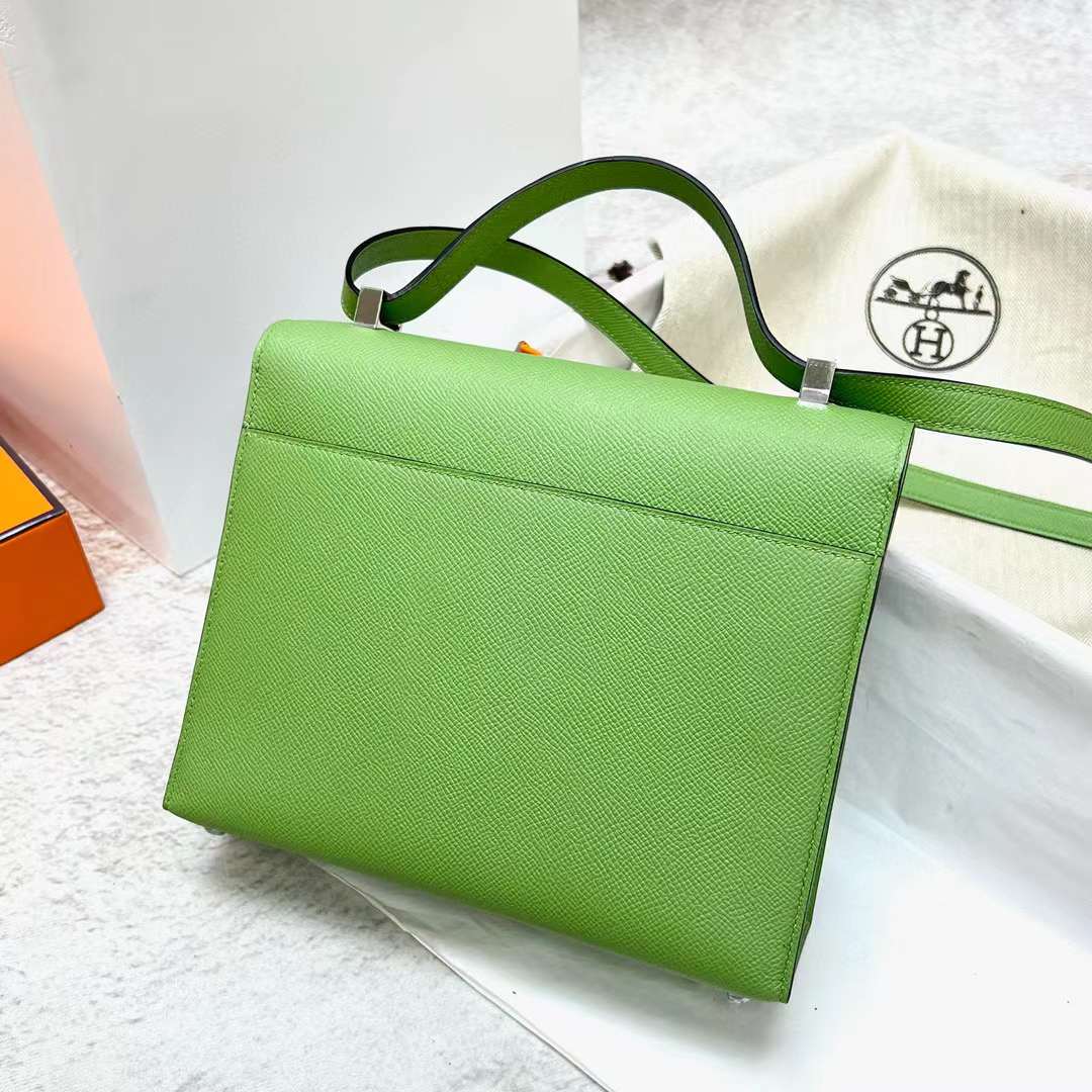 Hermès（爱马仕）Verrou 机枪包 Epsom i3 牛油果绿 内拼 T0 雾蓝色 银扣 21cm 全手工蜡线缝制 Phw