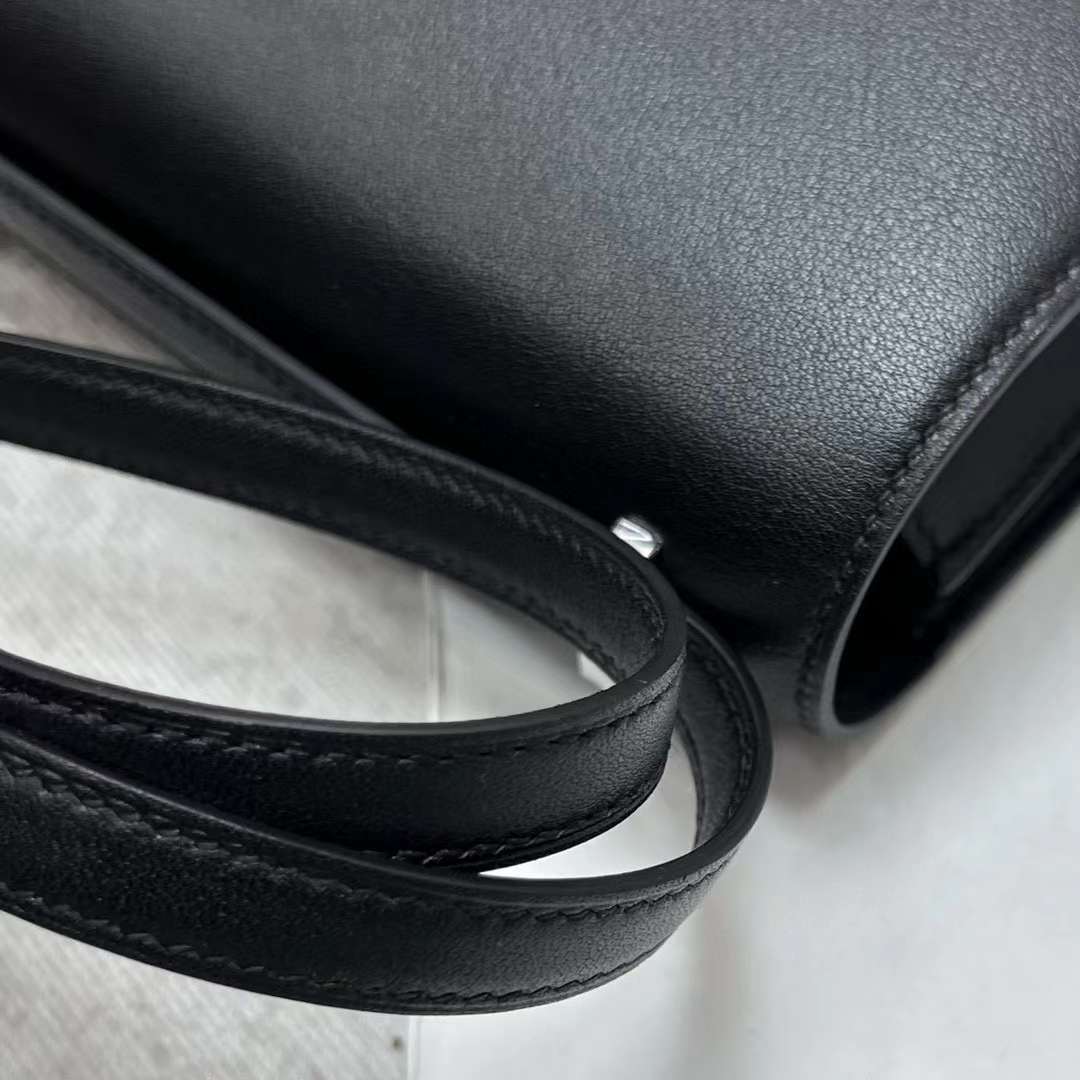 Hermès（爱马仕）Constance 空姐包 Swift Ck89 黑色 蜥蜴扣 19cm 全手工蜡线缝制 Phw