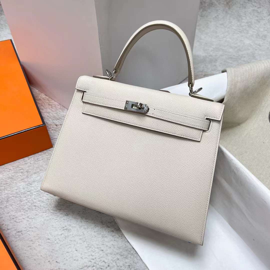 Hermès（爱马仕）Kelly 凯莉包 Epsom Ck10 奶昔白 银扣 25cm 全手工蜡线缝制 Phw