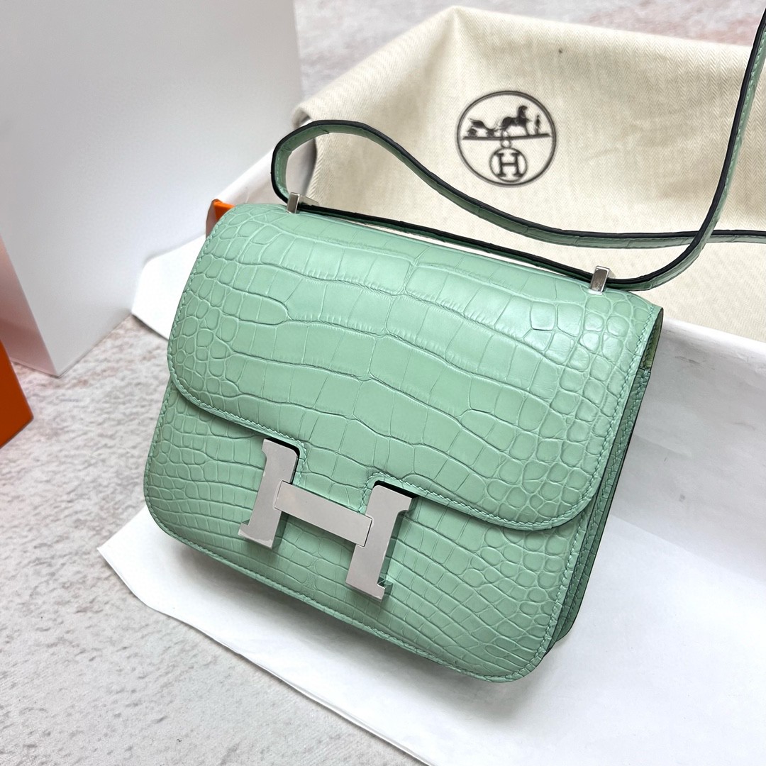 Hermès（爱马仕）Constance 空姐包 Alligator matt 雾面鳄鱼皮 6U 薄荷绿 银扣 PHW 18cm 顶级手缝
