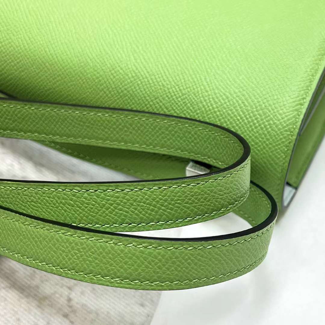 Hermès（爱马仕）Verrou 机枪包 Epsom i3 牛油果绿 内拼 T0 雾蓝色 银扣 21cm 全手工蜡线缝制 Phw
