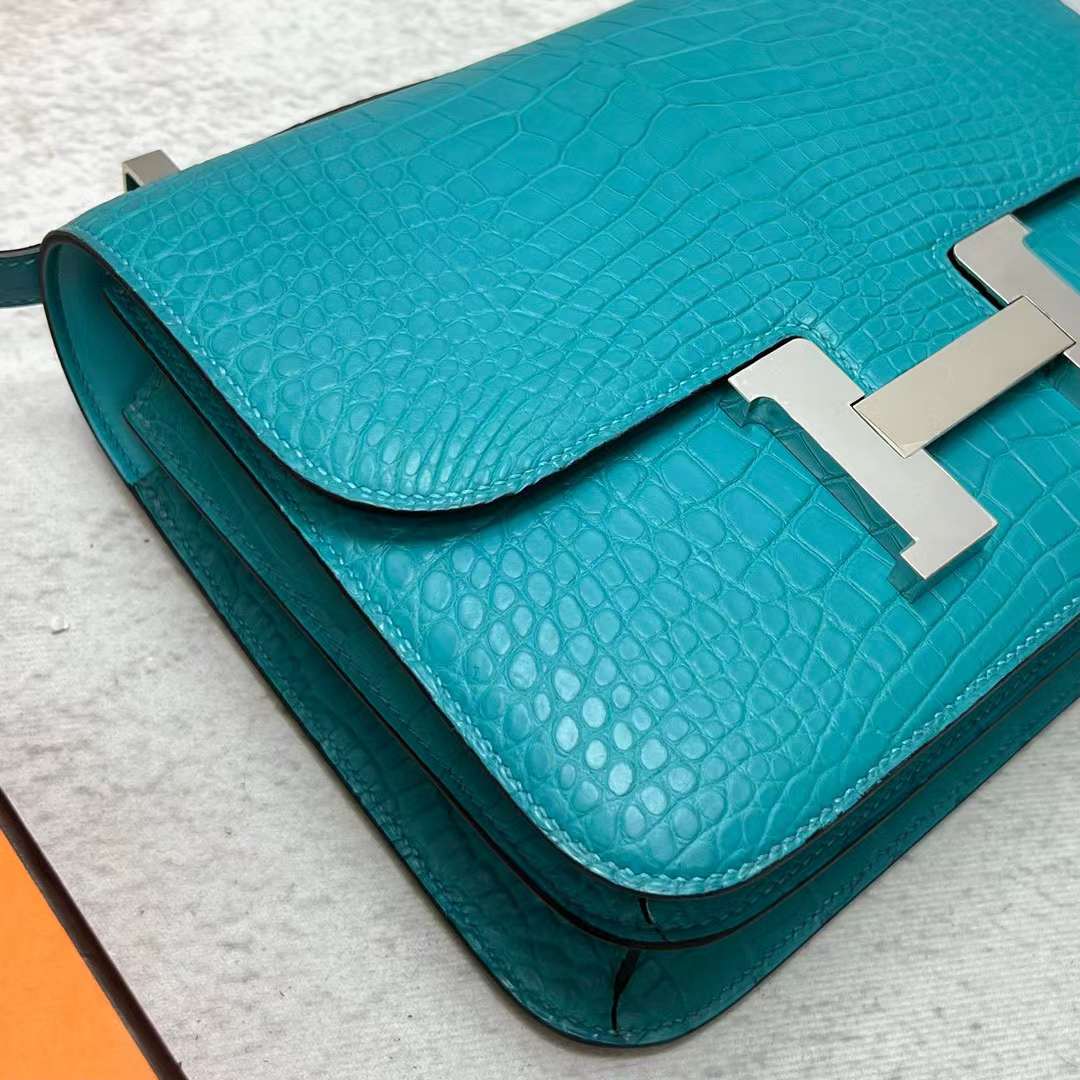 Hermès（爱马仕）Constance 空姐包 雾面美洲鳄鱼皮 Matte Alligator Crocodile 3z 圣西尔兰 银扣 24cm 全手工蜡线缝制 Phw