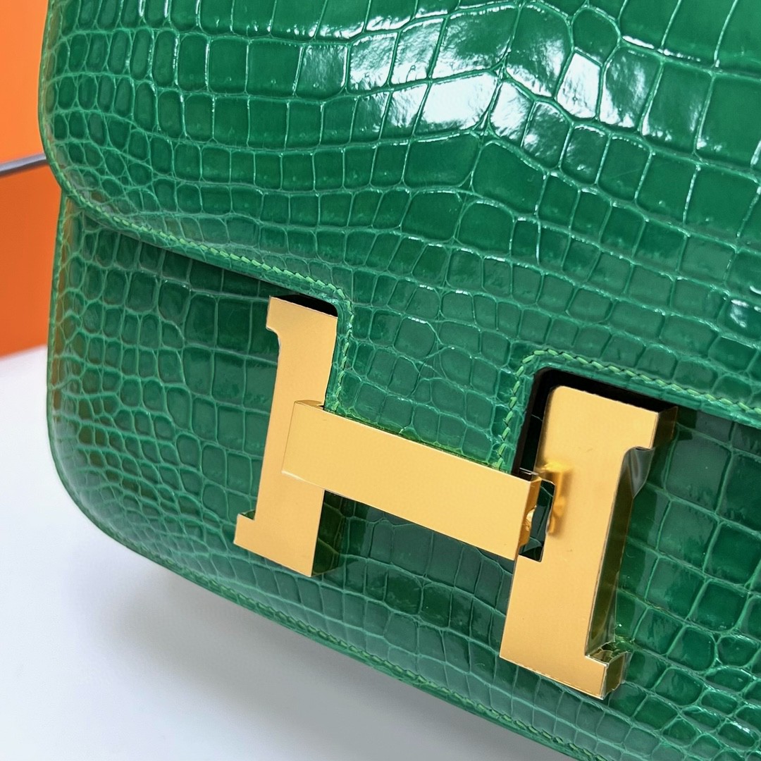 Hermès（爱马仕）Constance 空姐包 Crocodile shiny 亮面鳄鱼皮 仙人掌绿 金扣 GHW 24cm 顶级手缝
