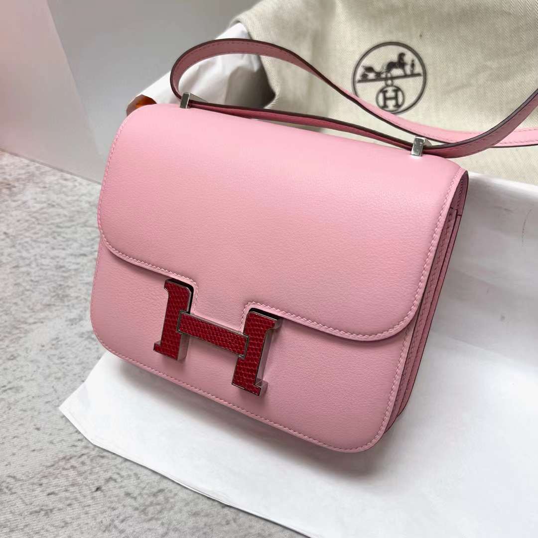 Hermès（爱马仕）Constance 空姐包 Swift 3Q 新粉色 蜥蜴扣 19cm 全手工蜡线缝制 Phw