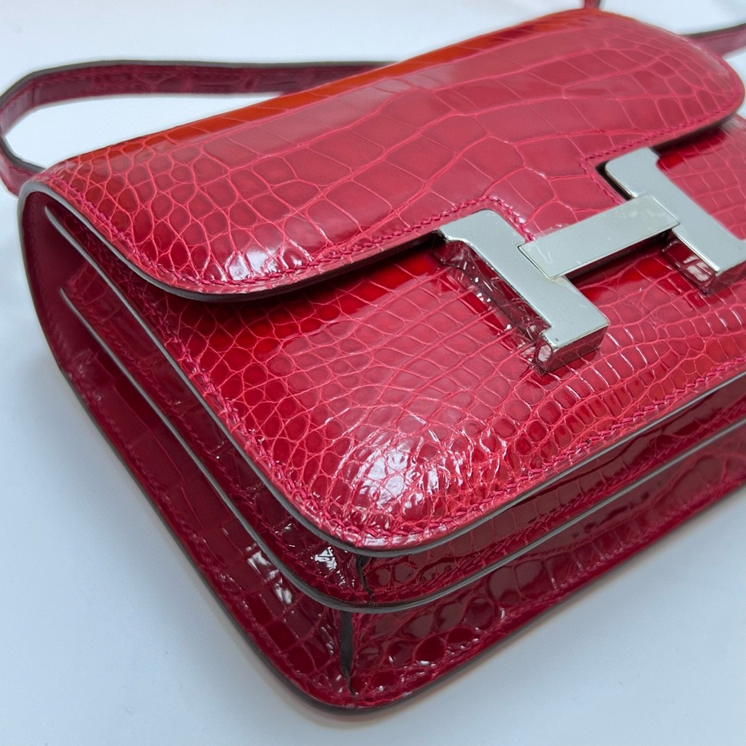Hermès（爱马仕）Constance 空姐包 Alligator shiny 亮面美洲鳄鱼皮 ck95 法拉利红 Braise 银扣 PHW 18cm 顶级手缝