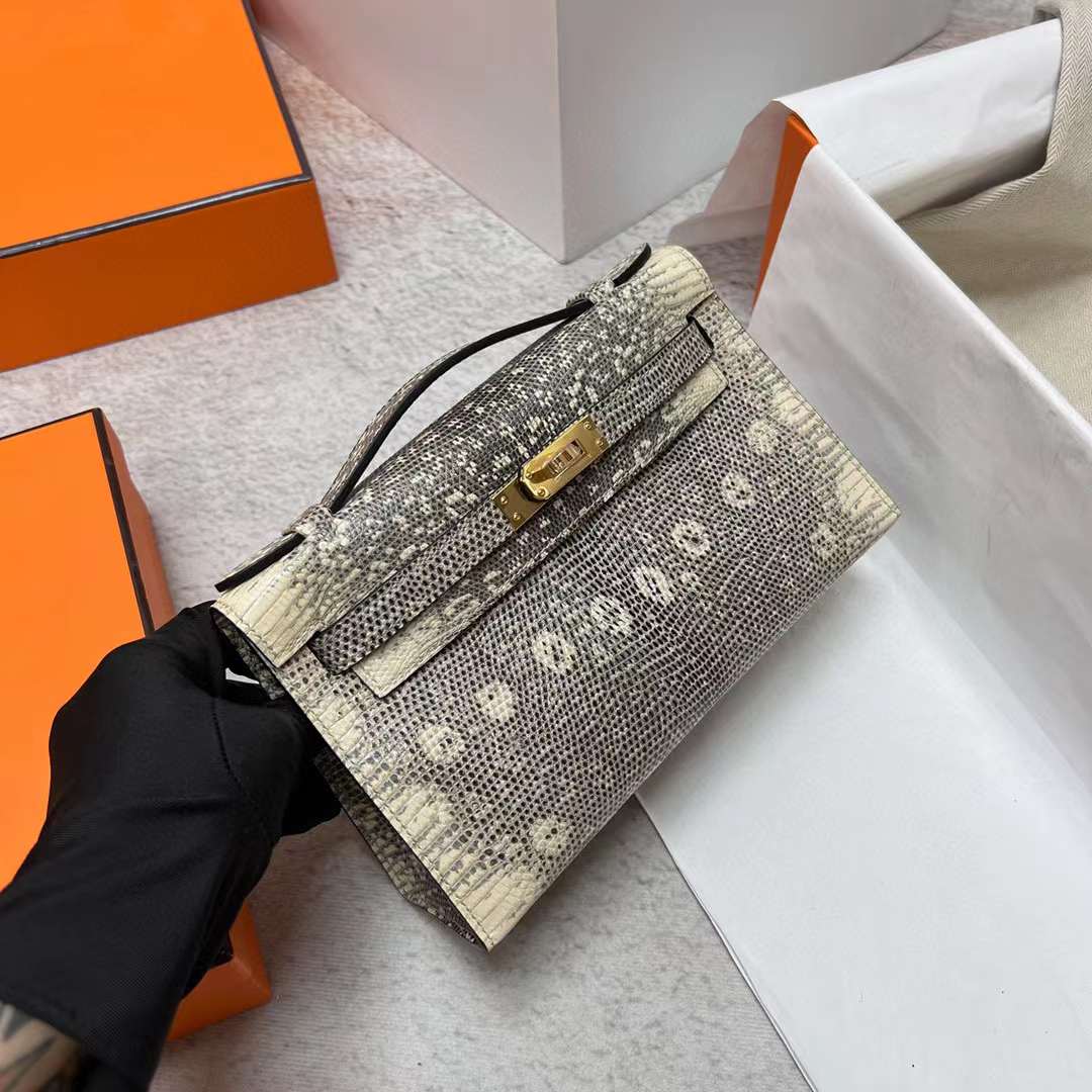 Hermès（爱马仕）Mini Kelly Pochette Lizard 进口蜥蜴皮 01 自然色 金扣 22cm 全手工蜡线缝制 Ghw