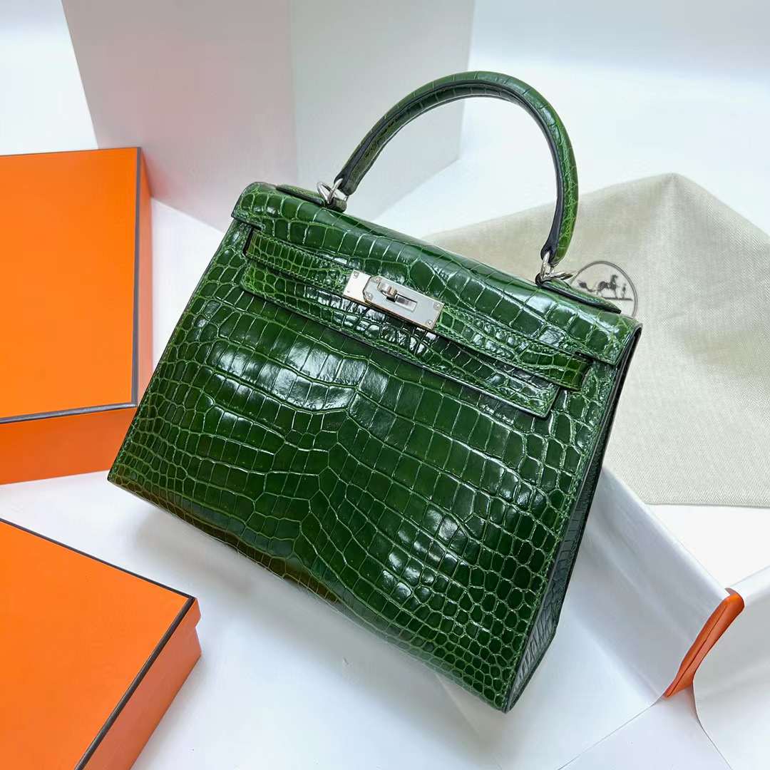 Hermès（爱马仕）Kelly 凯莉包 亮面尼罗鳄鱼皮 Shiny Nilo Crocodile 丛林绿 银扣 28cm 全手工蜡线缝制 Phw