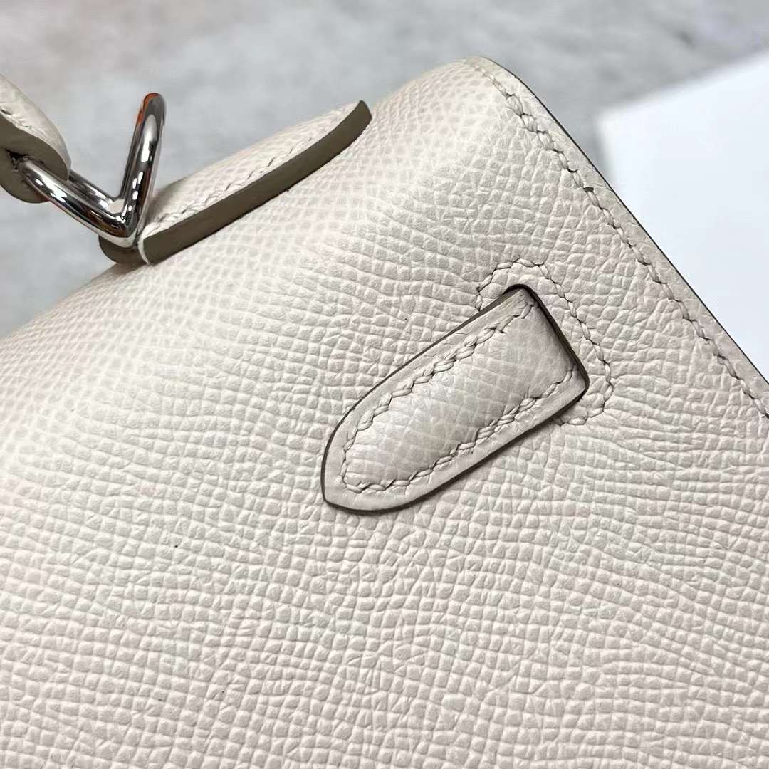 Hermès（爱马仕）Kelly 凯莉包 Epsom Ck10 奶昔白 银扣 25cm 全手工蜡线缝制 Phw