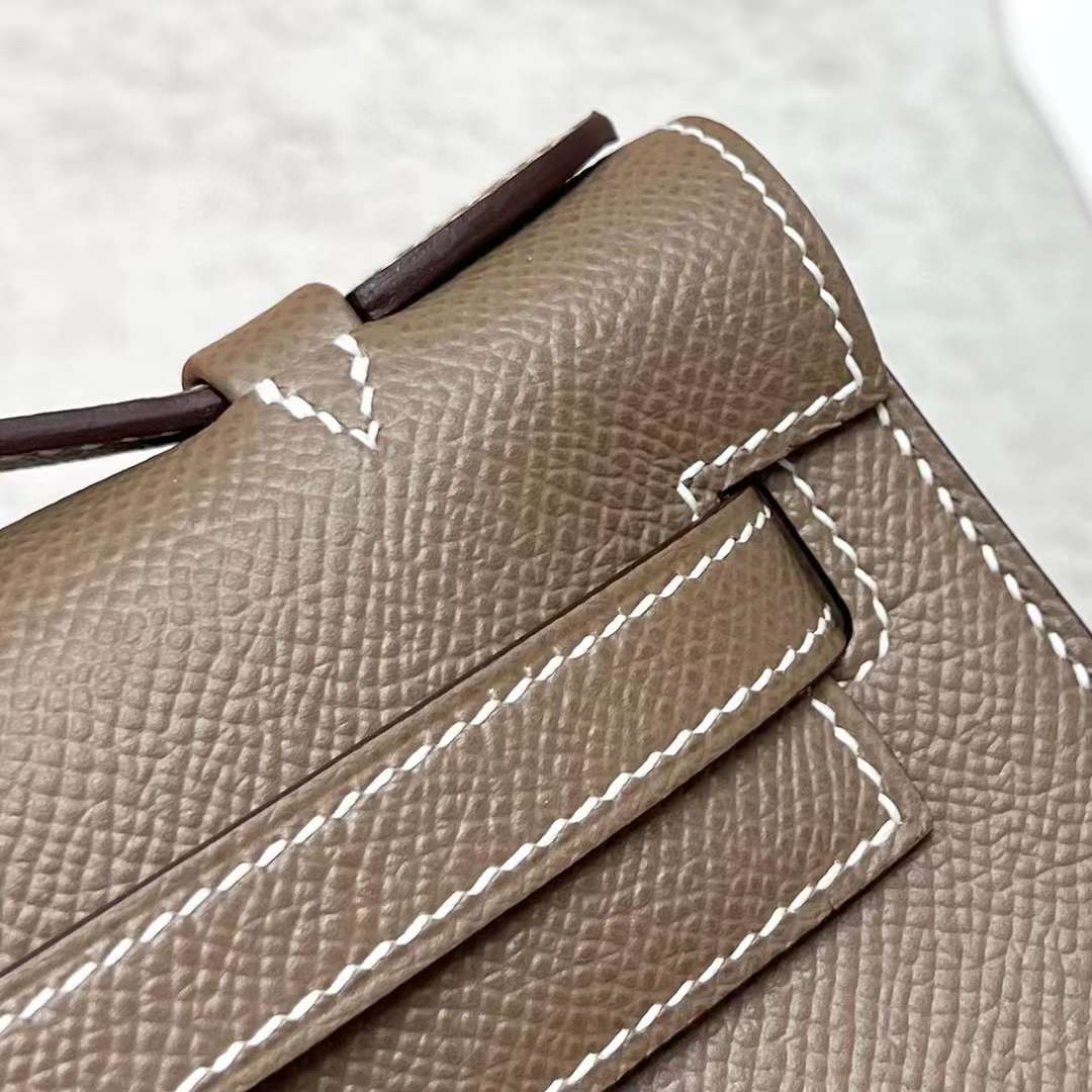 Hermès（爱马仕）Mini Kelly Pochette Epsom Ck18 大象灰 金扣 22cm 全手工蜡线缝制 Ghw