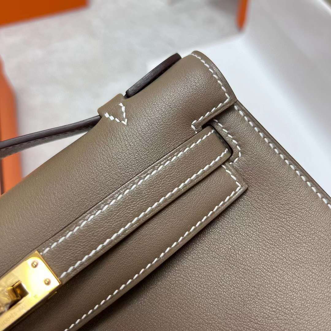 Hermès（爱马仕）Mini Kelly Pochette Swift Ck18 大象灰 金扣 22cm 全手工蜡线缝制 Ghw