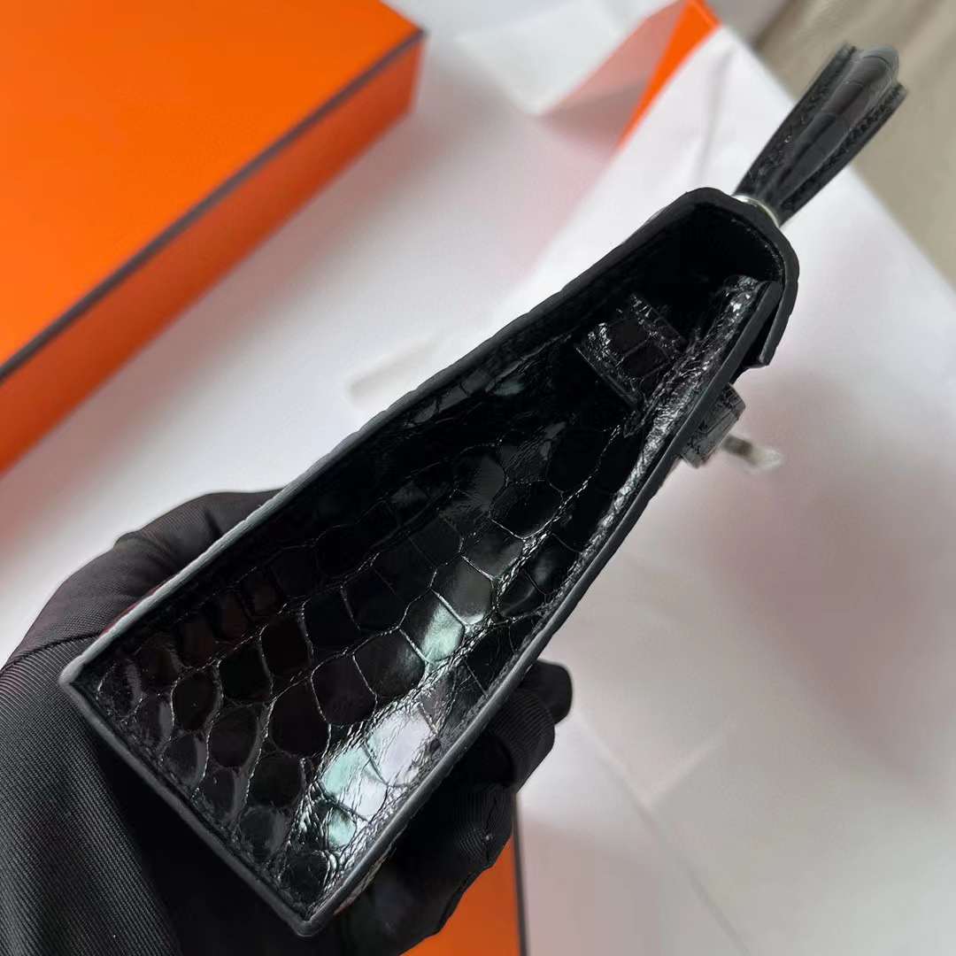 Hermès（爱马仕）Mini Kelly 迷你凯莉 亮面美洲鳄 Shiny Alligator Crocodile Ck89 黑色 银扣 22cm 全手工蜡线缝制 Phw