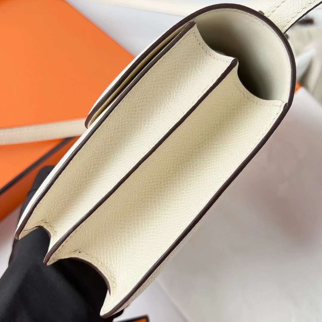 Hermès（爱马仕）Constance 康斯坦斯 Epsom I2 奶油白 银扣 19cm 全手工蜡线缝制 Phw