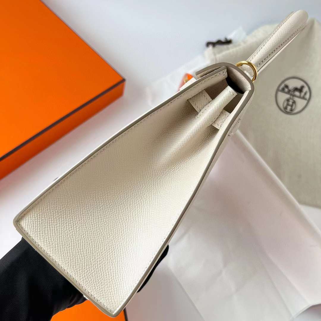 Hermès（爱马仕）Kelly 凯莉包 Epsom 掌纹皮 Ck10 奶昔白 金扣 25cm 全手工蜡线缝制 Ghw