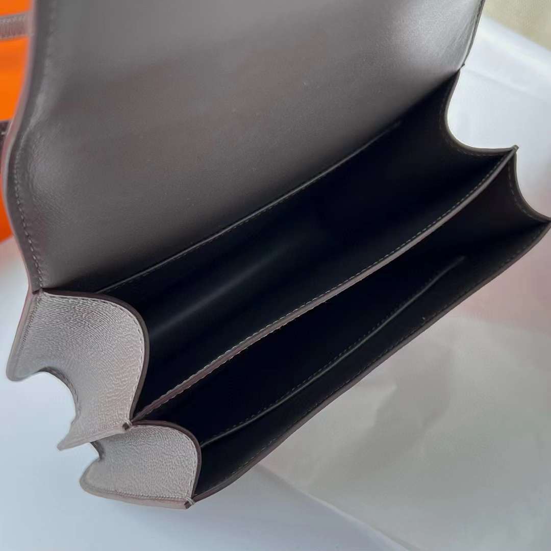 Hermès（爱马仕）Constance 康斯坦斯 Epsom 8F 锡器灰 银扣 19cm 全手工蜡线缝制 Phw