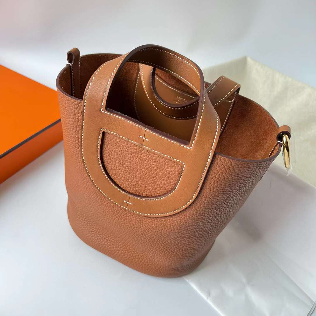 Hermès（爱马仕）In The Loop 猪鼻子 菜篮子 Clemence 拼 Swift Ck37 金棕色 金扣 18cm 全手工蜡线缝制 Ghw