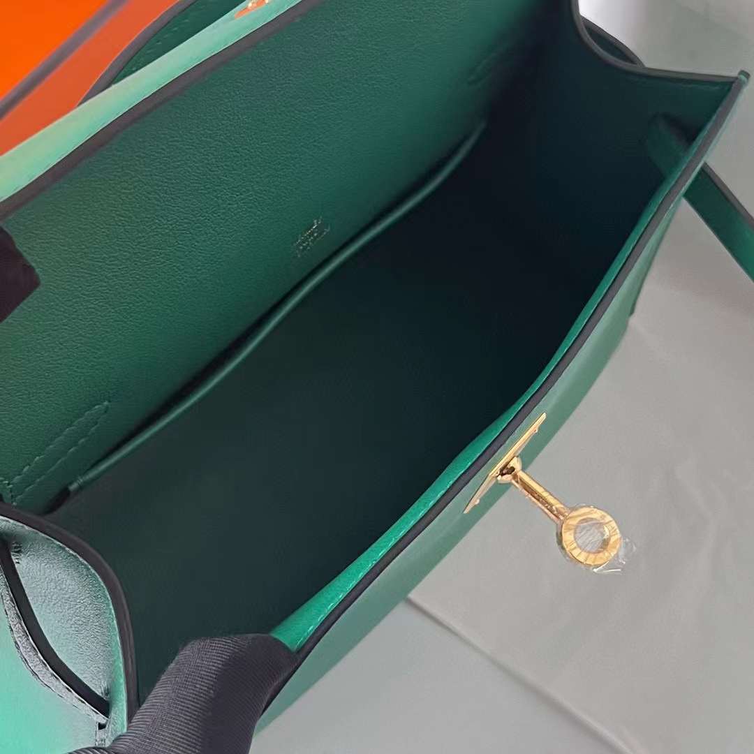 Hermès（爱马仕）Mini Kelly Pochette Swift皮 U4 丝绒绿 金扣 22cm 全手工蜡线缝制 Ghw