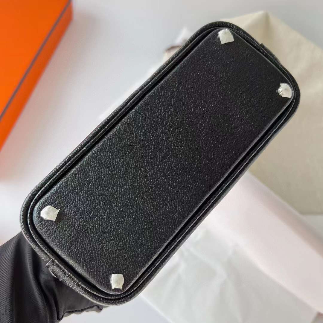 Hermès（爱马仕）Mini Bolide 迷你保龄球包 Chevre 山羊皮 Ck89 黑色 银扣 19cm 全手工蜡线缝制 Phw