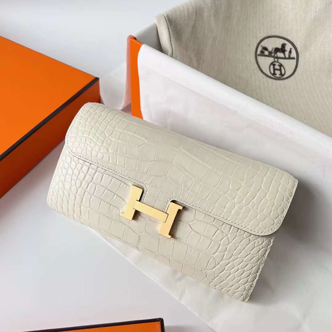 Hermès（爱马仕）Constance to go 雾面美洲鳄鱼皮 Matte Alligator Crocodile 8L 奶油白 金扣 26cm 全手工蜡线缝制 Ghw