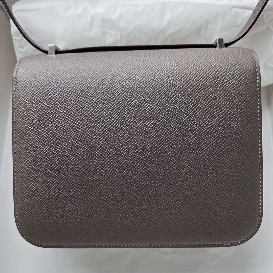 Hermès（爱马仕）Constance 康斯坦斯 Epsom 8F 锡器灰 银扣 19cm 全手工蜡线缝制 Phw