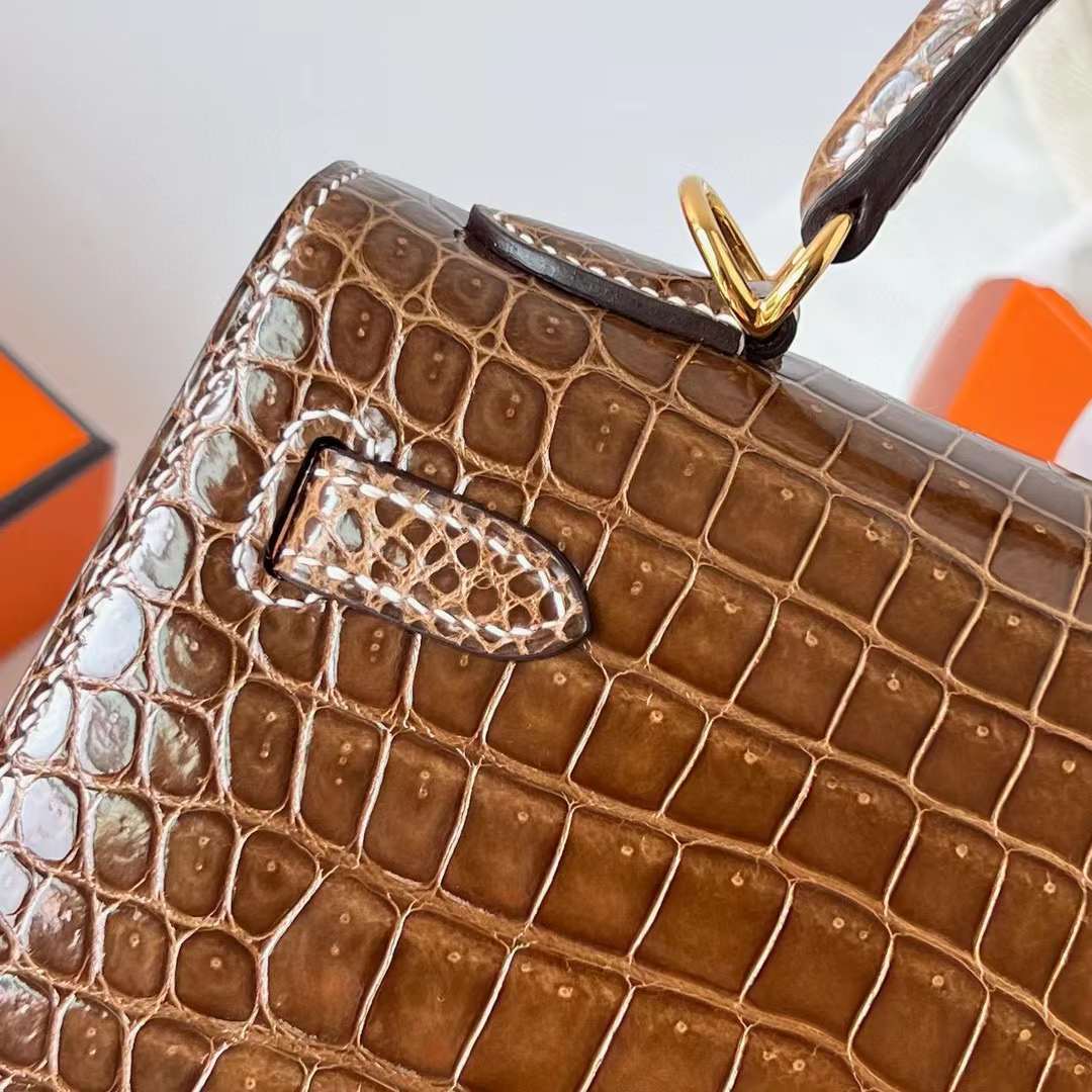 Hermès（爱马仕）Kelly 凯莉包 亮面倒v澳洲湾鳄 shiny porosus crocodile ck17 烟草色 金扣 25cm 全手工蜡线缝制 Ghw