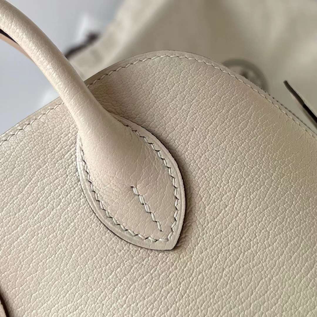 Hermès（爱马仕）Mini Bolide 迷你保龄球包 Chevre 山羊皮 i2 奶油白 银扣 19cm 全手工蜡线缝制 Phw