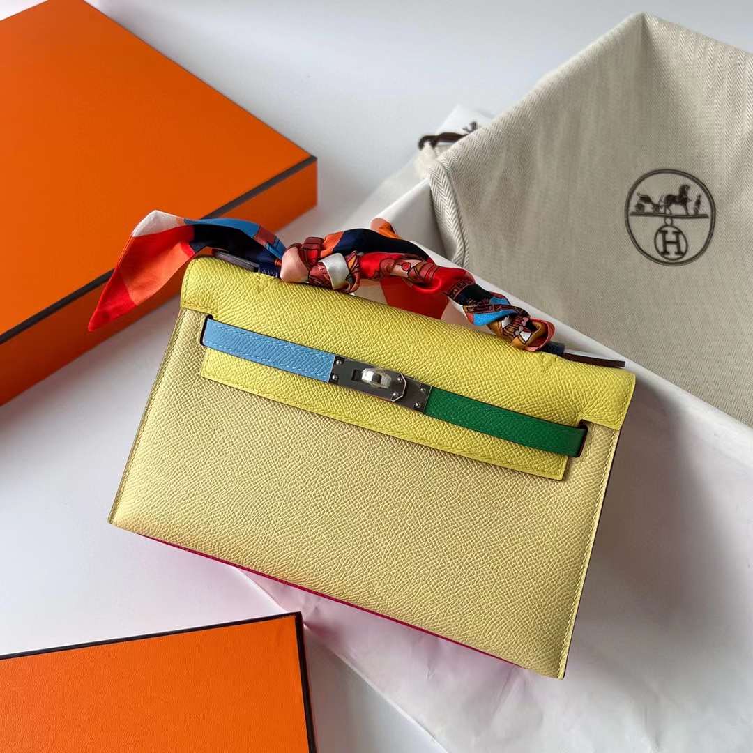 Hermès（爱马仕）Mini Kelly Pochette Epsom Hss 多拼色 9R 柠檬黄 拼 1Z 小鸡黄 拼 P3 北方蓝 拼 U4 丝绒绿 拼 9J 火焰橙 拼 E5 糖果粉 拼 T0 雾蓝色 银扣 22cm