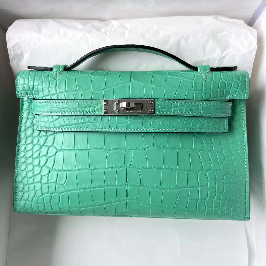 Hermès（爱马仕）Mini Kelly Pochette 雾面美洲鳄鱼皮 6W 薄荷绿 银扣 22cm 全手工蜡线缝制 Phw