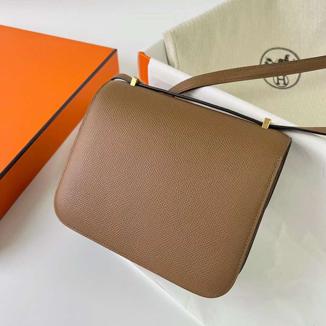 Hermès（爱马仕）Constance 空姐包 Epsom 3G 栗子棕 金扣 19cm 全手工蜡线缝制 ghw
