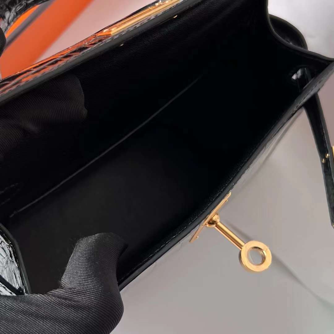 Hermès（爱马仕）Mini Kelly 迷你凯莉 亮面美洲鳄 Shiny Alligator Crocodile Ck89 黑色 金扣 22cm 全手工蜡线缝制 Ghw