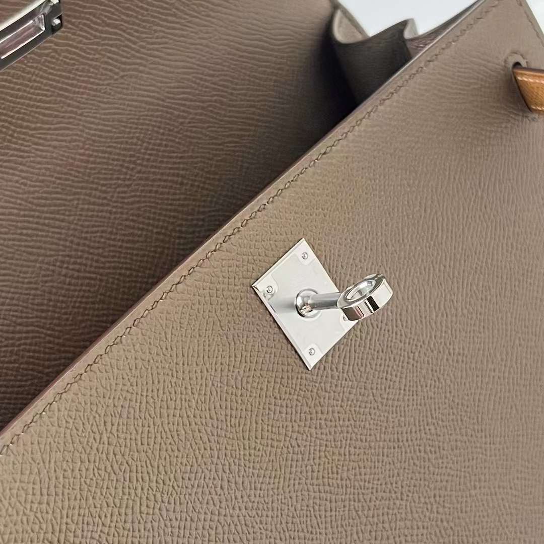 Hermès（爱马仕）Kelly 凯莉包 Epsom 掌纹皮 Ck18 大象灰 拼 3G 栗子色 拼 4B 饼干色 银扣 25cm 全手工蜡线缝制 Phw