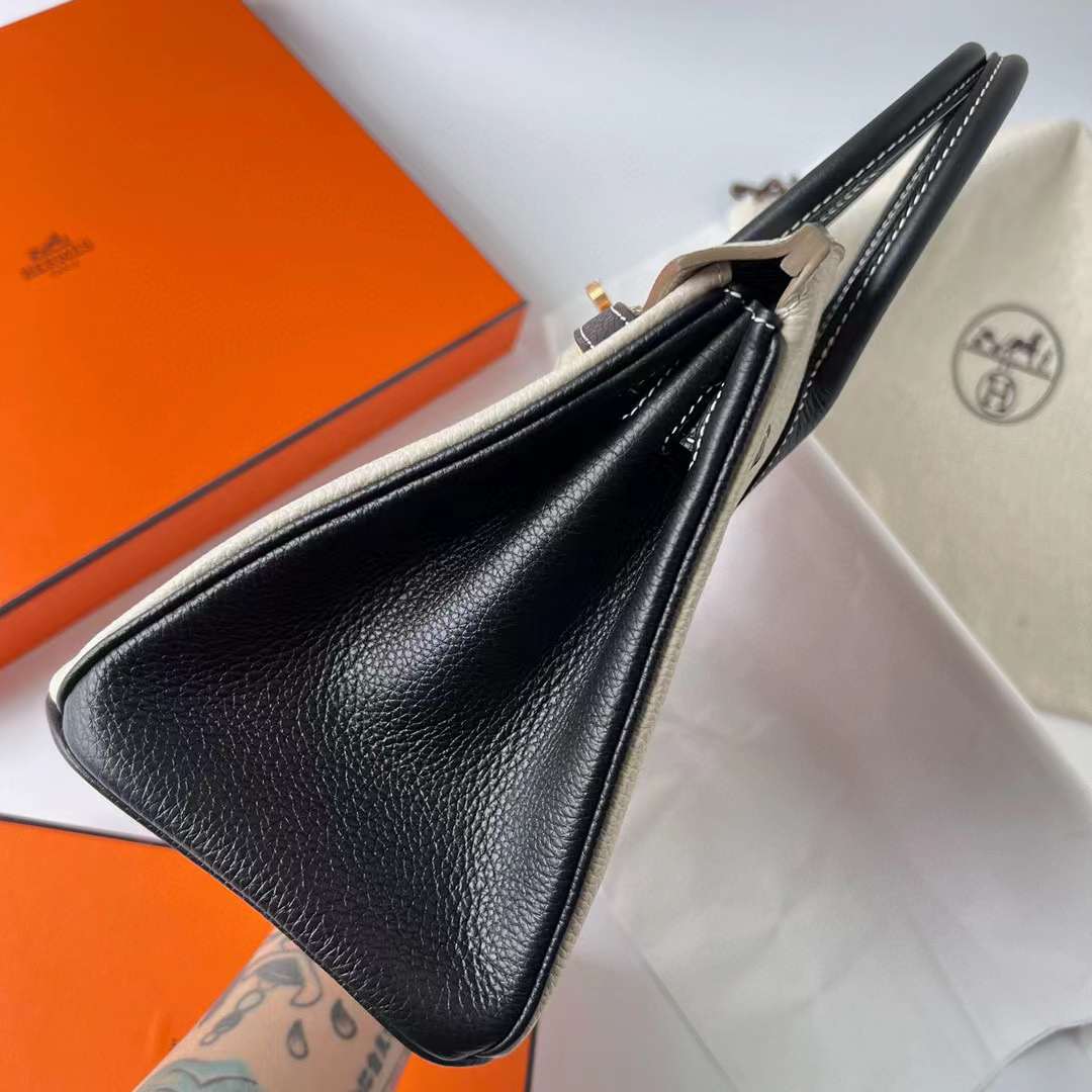 Hermès（爱马仕）Birkin 铂金包 Togo 顶级小牛皮 Ck10 奶昔白 拼 Ck89 黑色 拉丝金扣 25cm 全手工蜡线缝制 Bghw