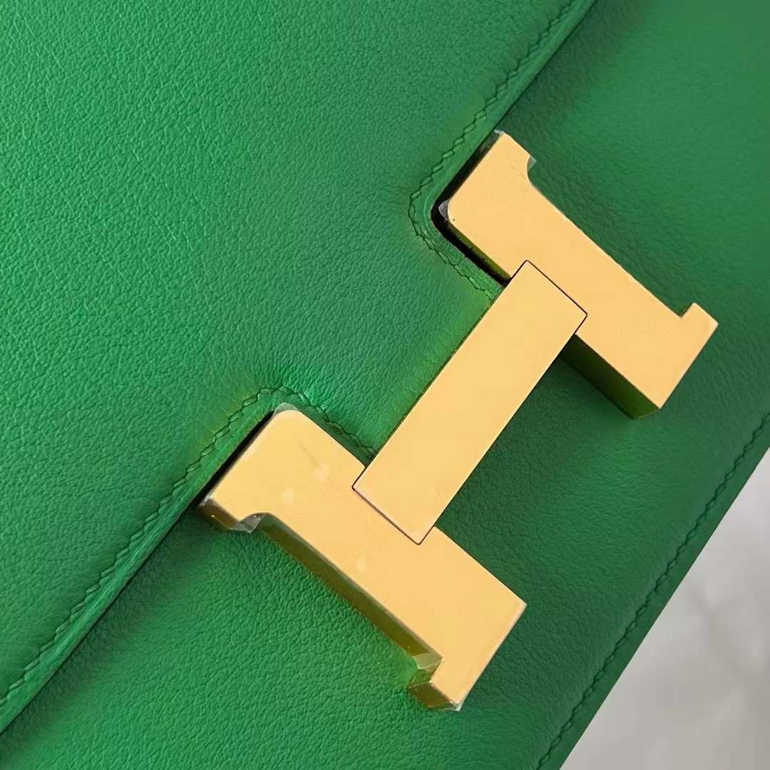 Hermès（爱马仕）Constance 康斯坦斯 Swift 6W 薄荷绿 金扣 19cm 全手工蜡线缝制 Ghw