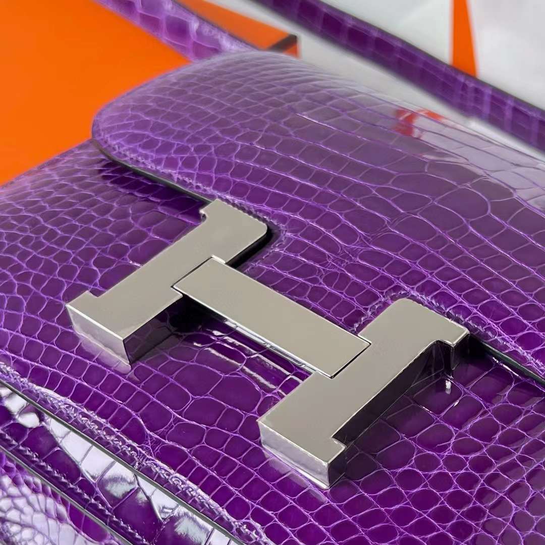 Hermès（爱马仕）Constance 空姐包 亮面美洲鳄 Shiny Alligator Crocodile 5L 极度紫 银扣 24cm 全手工蜡线缝制 Phw